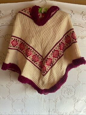 100% Ecuadorian Wool Hooded Poncho XS Cream and Magenta